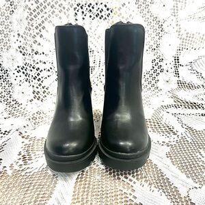 DV Dolce Vita Sooki zip up boots